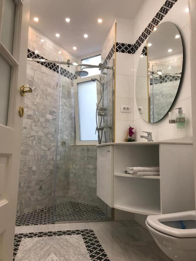 Victoria Luxury Apartment 11 Bukares Bagian luar foto