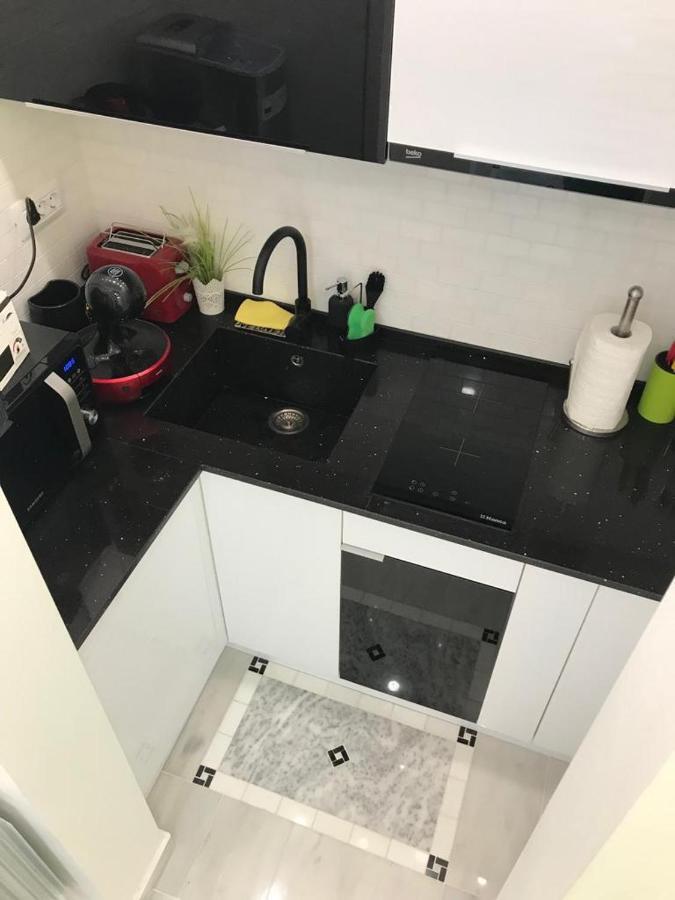 Victoria Luxury Apartment 11 Bukares Bagian luar foto