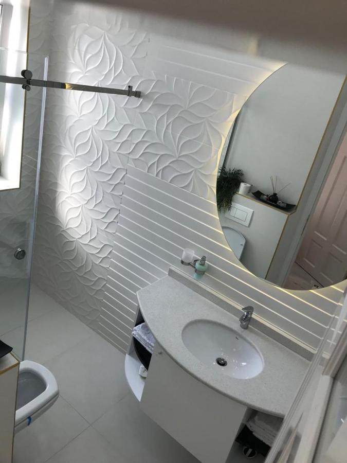 Victoria Luxury Apartment 11 Bukares Bagian luar foto