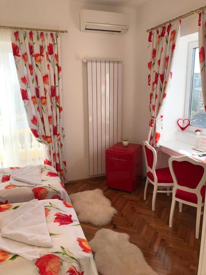 Victoria Luxury Apartment 11 Bukares Bagian luar foto
