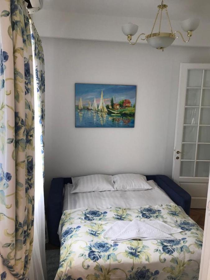 Victoria Luxury Apartment 11 Bukares Bagian luar foto