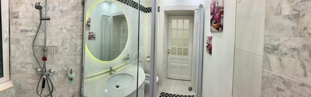 Victoria Luxury Apartment 11 Bukares Bagian luar foto