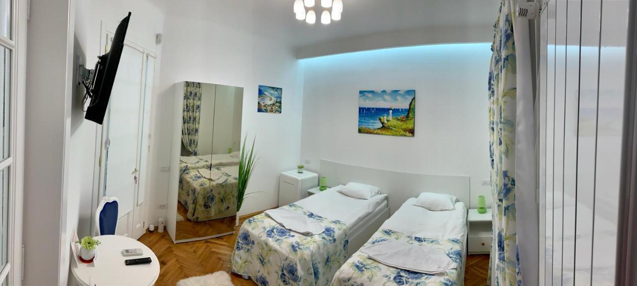 Victoria Luxury Apartment 11 Bukares Bagian luar foto