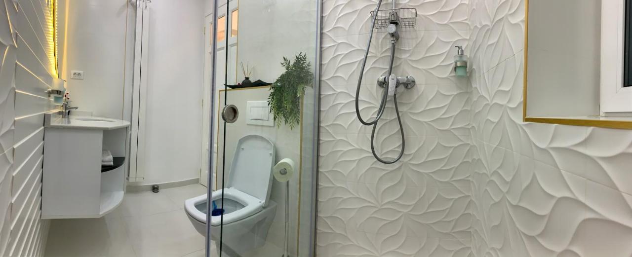 Victoria Luxury Apartment 11 Bukares Bagian luar foto